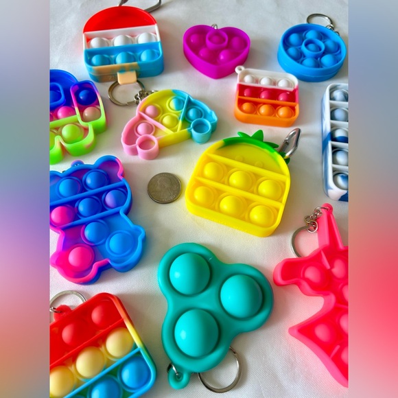 Multiple Pop it Fidget Keychains Bundle - Picture 3 of 4